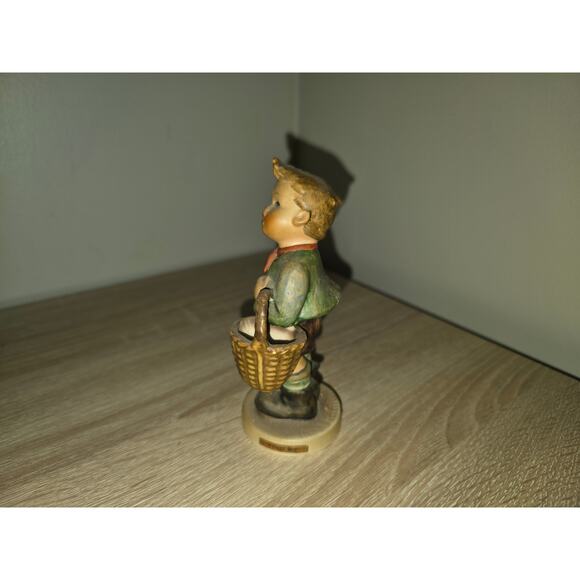 Goebel M.I. Hummel # 51 3/0 "Village Boy" 4" Tall Stylized Bee TMK-4 w/Sticker - Picture 4 of 6